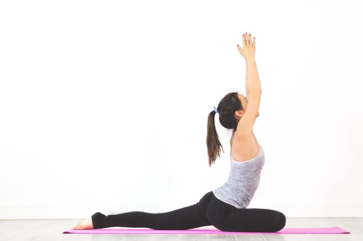 people woman yoga mat meditation 2557546